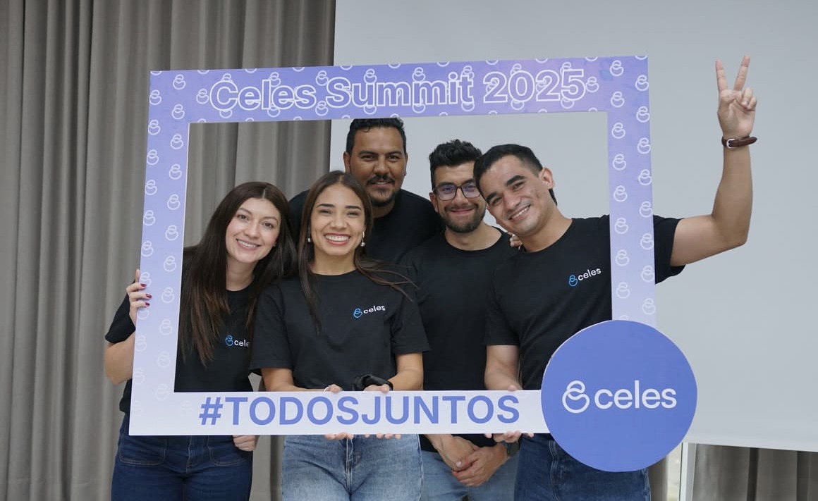 Integrantes del equipo de Celes en el Celes Summit 2025.